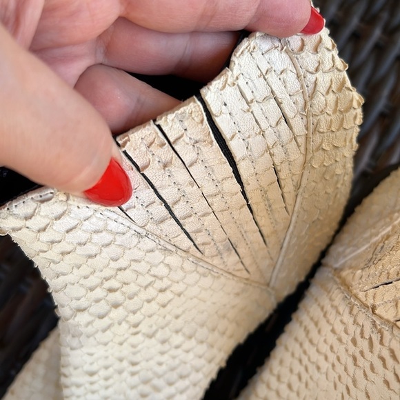 Real Snake Skin Steven by Steve Madden Chelsea booties, western chic, cream,sz 9 - Picture 16 of 17